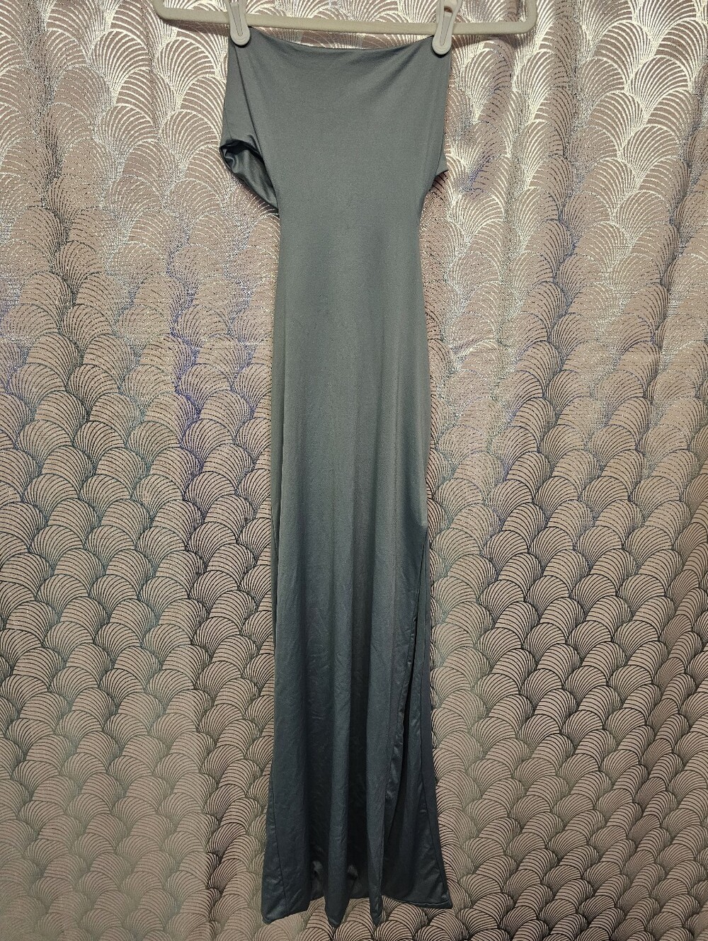 Off-Shoulder Open Back Maxi Dress in Slate Gray Size Small